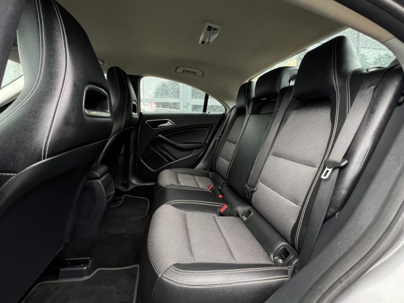 MERCEDES CLASSE CLA 180 1.6 i 122 Cv BOITE AUTOMATIQUE / 36 400 Kms CRIT AIR 1 - GARANTIE 1 AN