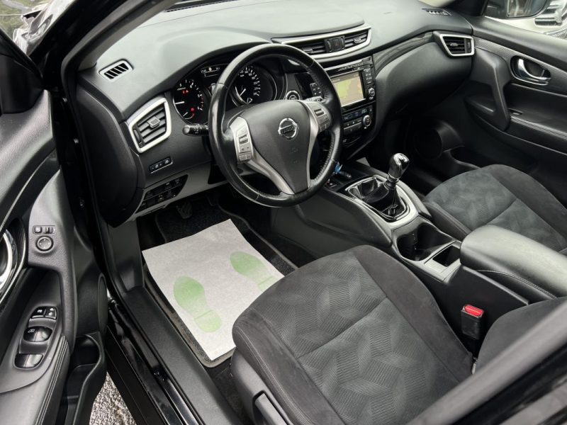 NISSAN X-TRAIL II N-CONNECTA 1.6 DCI 130 Cv 7 PLACES / TOIT OUVRANT ATTELAGE GPS - GARANTIE 1 AN