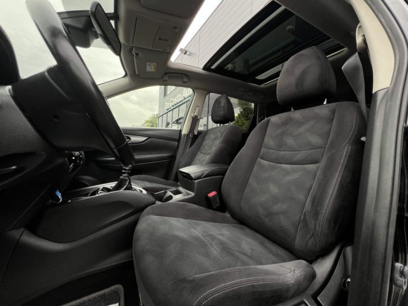 NISSAN X-TRAIL II N-CONNECTA 1.6 DCI 130 Cv 7 PLACES / TOIT OUVRANT ATTELAGE GPS - GARANTIE 1 AN