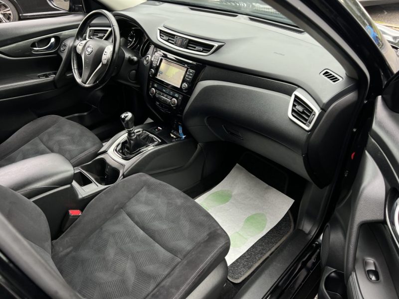 NISSAN X-TRAIL II N-CONNECTA 1.6 DCI 130 Cv 7 PLACES / TOIT OUVRANT ATTELAGE GPS - GARANTIE 1 AN