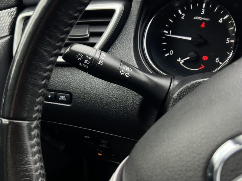 NISSAN X-TRAIL II N-CONNECTA 1.6 DCI 130 Cv 7 PLACES / TOIT OUVRANT ATTELAGE GPS - GARANTIE 1 AN