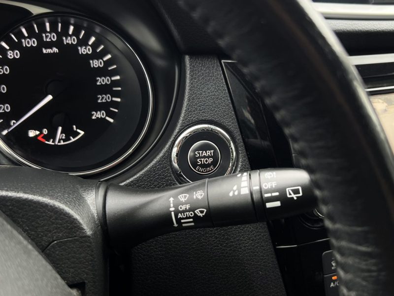 NISSAN X-TRAIL II N-CONNECTA 1.6 DCI 130 Cv 7 PLACES / TOIT OUVRANT ATTELAGE GPS - GARANTIE 1 AN