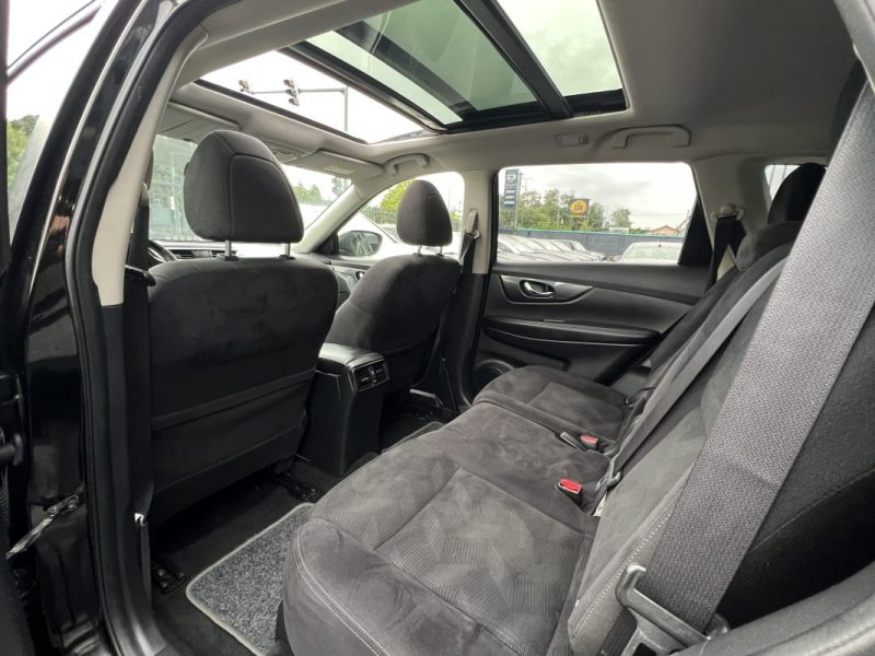 NISSAN X-TRAIL II N-CONNECTA 1.6 DCI 130 Cv 7 PLACES / TOIT OUVRANT ATTELAGE GPS - GARANTIE 1 AN