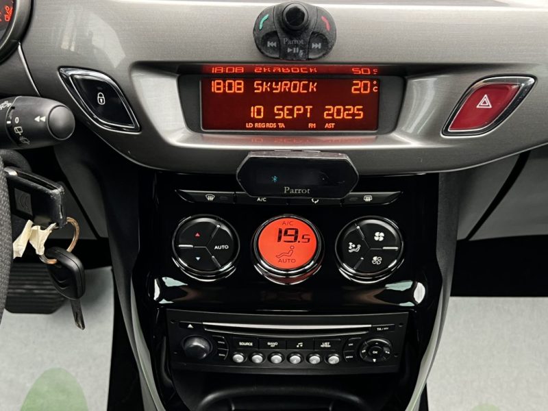 CITROEN C3 II EXCLUSIVE 1.4 VTI 95 Cv BOITE AUTO / TOIT PANO 49 200 Kms CRIT AIR 1 - GARANTIE 1 AN