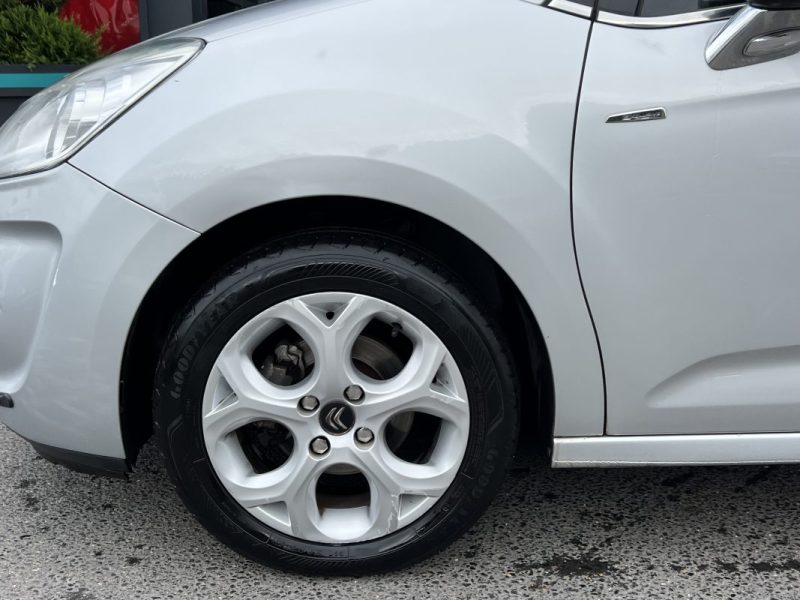 CITROEN C3 II EXCLUSIVE 1.4 VTI 95 Cv BOITE AUTO / TOIT PANO 49 200 Kms CRIT AIR 1 - GARANTIE 1 AN