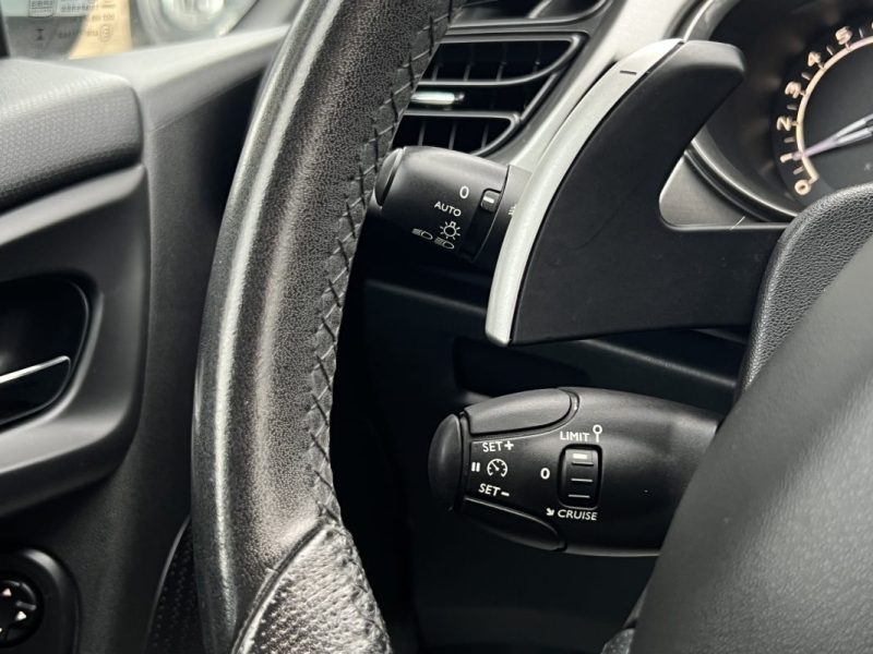 CITROEN C3 II EXCLUSIVE 1.4 VTI 95 Cv BOITE AUTO / TOIT PANO 49 200 Kms CRIT AIR 1 - GARANTIE 1 AN