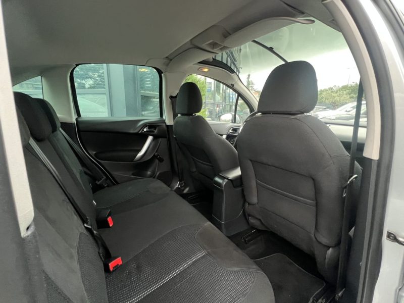 CITROEN C3 II EXCLUSIVE 1.4 VTI 95 Cv BOITE AUTO / TOIT PANO 49 200 Kms CRIT AIR 1 - GARANTIE 1 AN