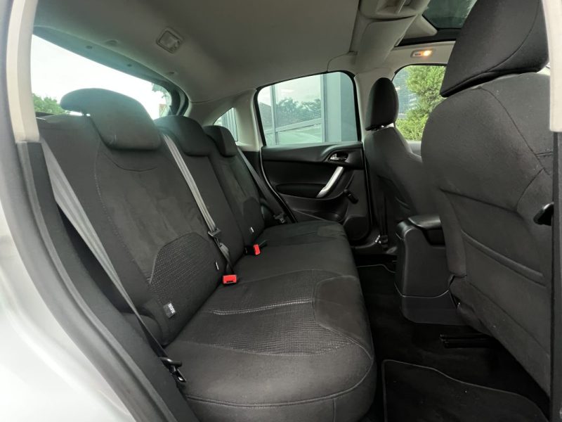 CITROEN C3 II EXCLUSIVE 1.4 VTI 95 Cv BOITE AUTO / TOIT PANO 49 200 Kms CRIT AIR 1 - GARANTIE 1 AN