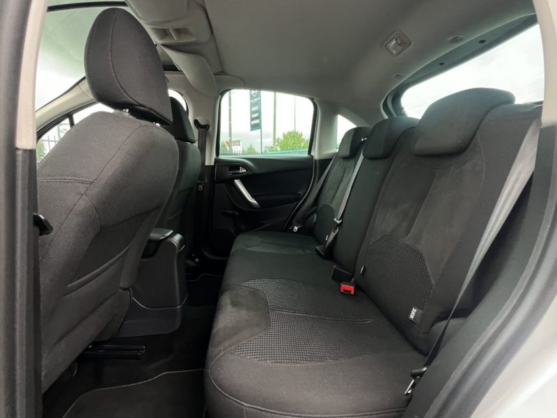 CITROEN C3 II EXCLUSIVE 1.4 VTI 95 Cv BOITE AUTO / TOIT PANO 49 200 Kms CRIT AIR 1 - GARANTIE 1 AN