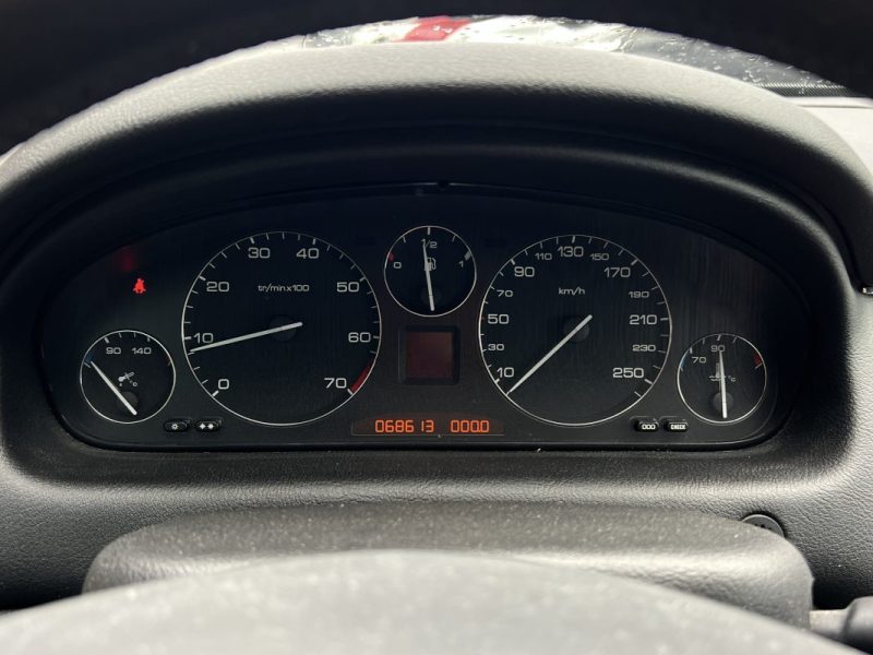 PEUGEOT 607 2.2 160 Cv VENTE EN ETAT / LIRE L'ANNONCE - 1ERE MAIN / 68 600 Kms