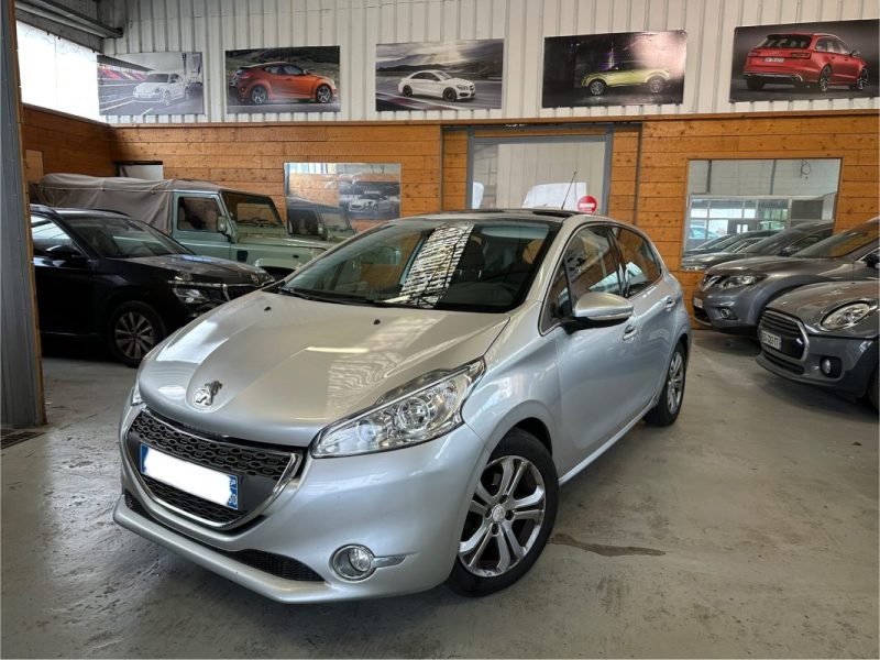 PEUGEOT 208 1.6 e-HDI 92cv Allure Toit pano