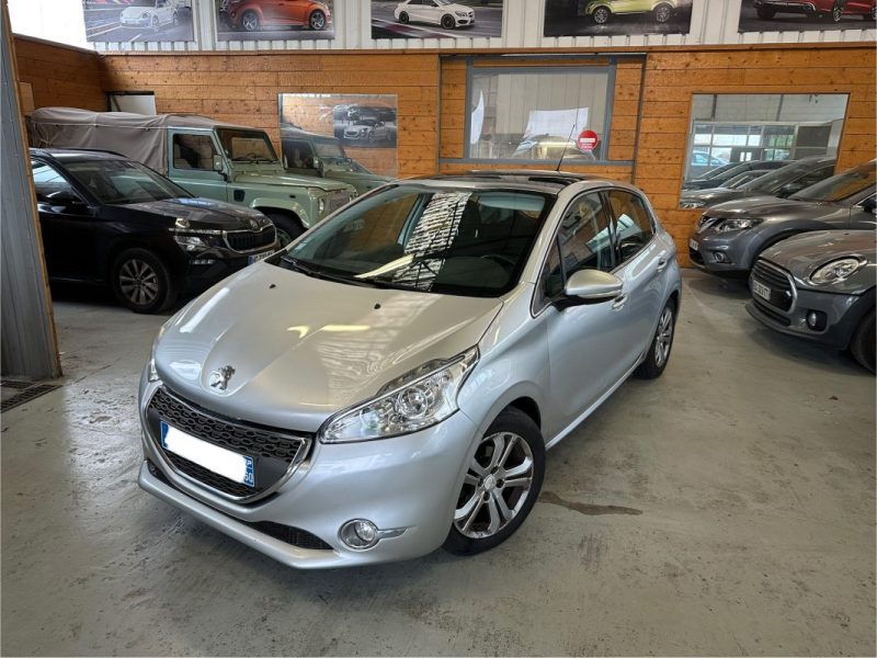 PEUGEOT 208 1.6 e-HDI 92cv Allure Toit pano