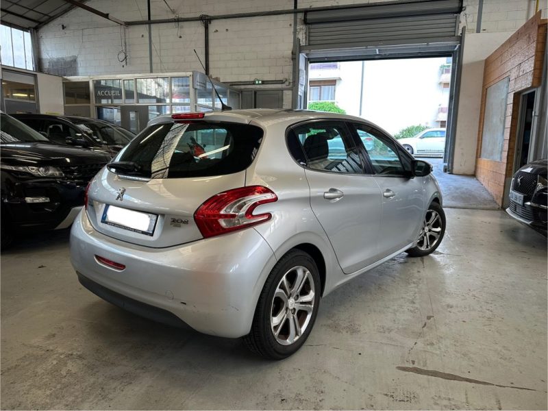 PEUGEOT 208 1.6 e-HDI 92cv Allure Toit pano