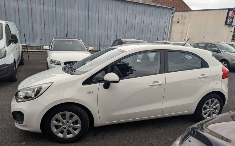 KIA  RIO 1.2I 85CV ET 5CV FISCAUX DISTRIBUTION A CHAINE 