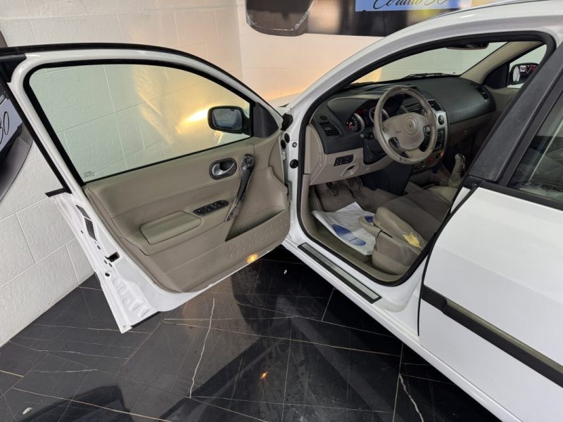 RENAULT MEGANE 2005 1.6 16V