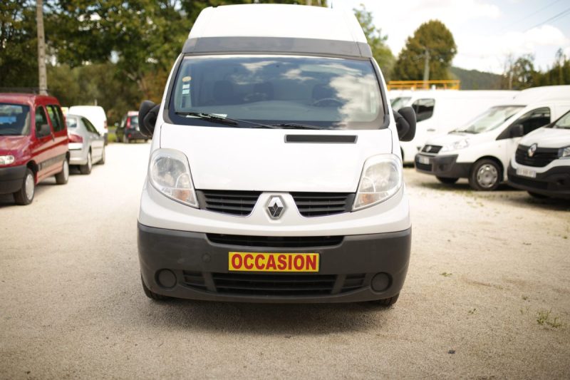 RENAULT TRAFIC 2011 BOITE AUTO