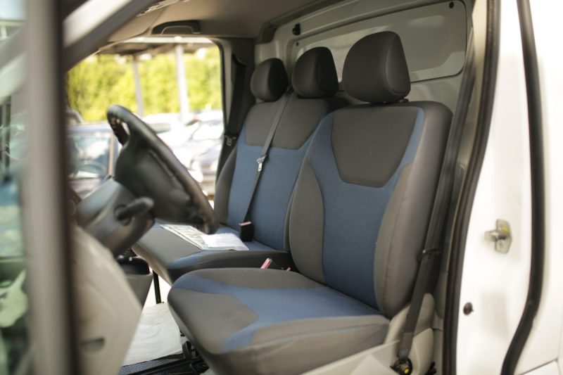 RENAULT TRAFIC 2011 BOITE AUTO