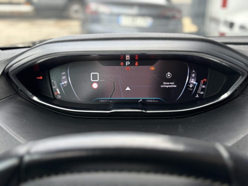 PEUGEOT 3008 1.5 BLUEHDI 130 ALLURE 