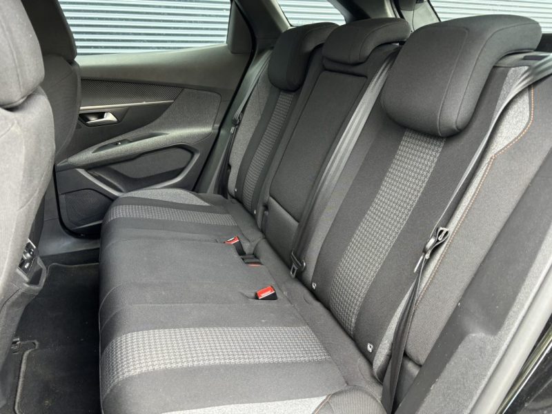 PEUGEOT 3008 1.5 BLUEHDI 130 ALLURE 