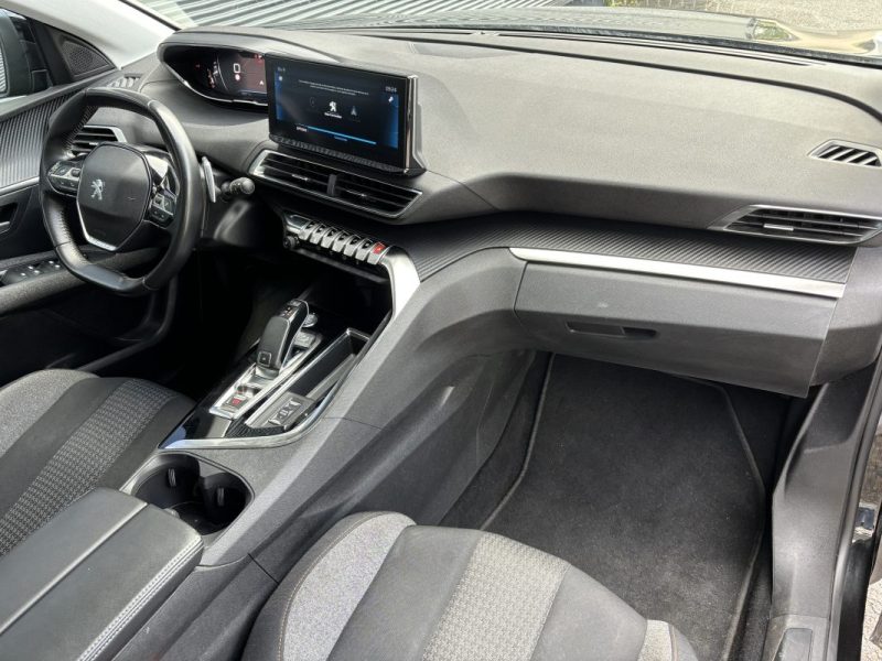 PEUGEOT 3008 1.5 BLUEHDI 130 ALLURE 