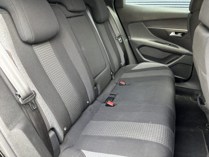 PEUGEOT 3008 1.5 BLUEHDI 130 ALLURE 