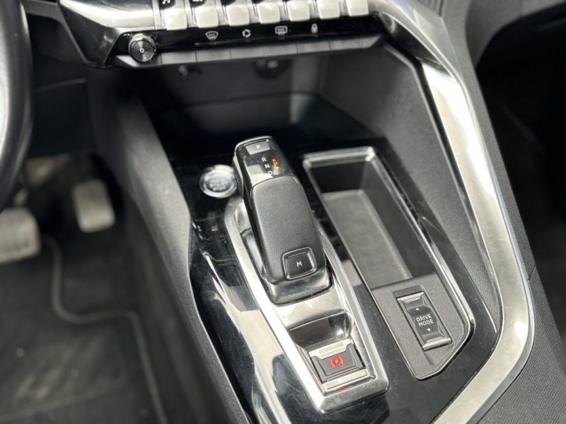 PEUGEOT 3008 1.5 BLUEHDI 130 ALLURE 