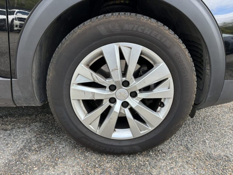 PEUGEOT 3008 1.5 BLUEHDI 130 ALLURE 