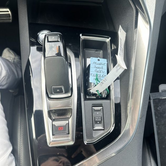 PEUGEOT 3008 1.5 BlueHDi 130ch S&S Active Pack EAT8 Garantie 12 mois 