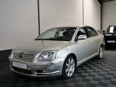 TOYOTA AVENSIS 2004