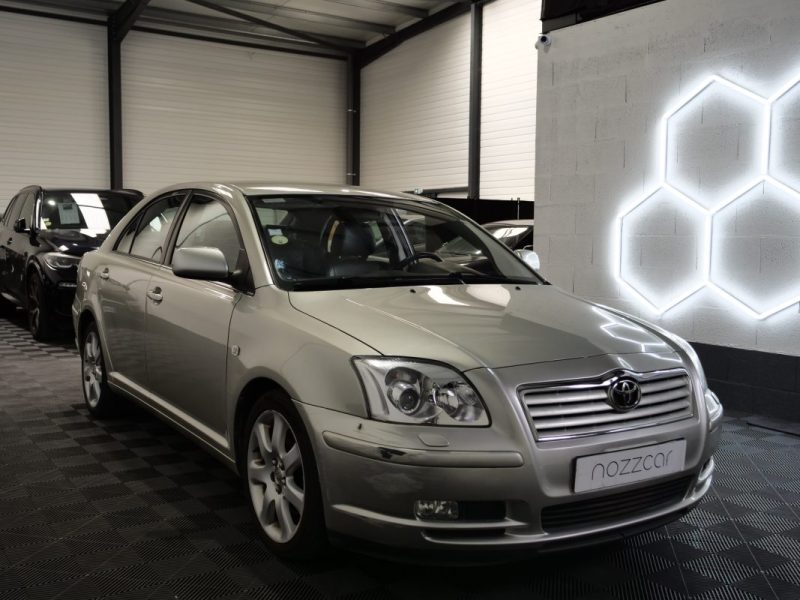 TOYOTA AVENSIS 2004