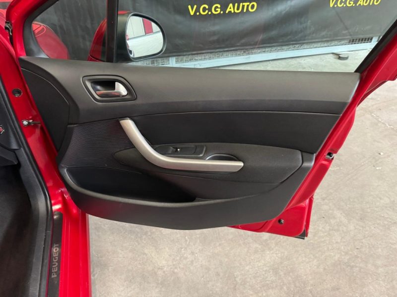 PEUGEOT 308 1.6 HDI 90 Premium 