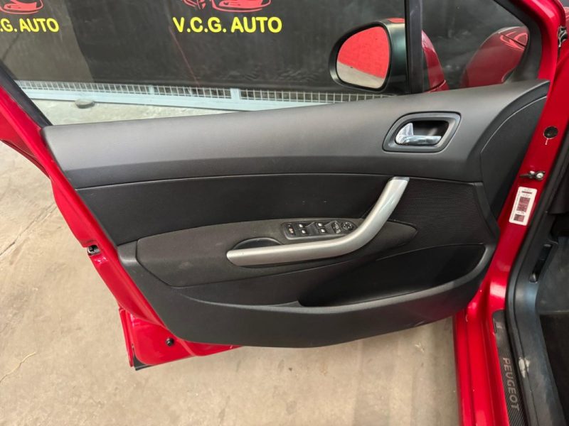 PEUGEOT 308 1.6 HDI 90 Premium 