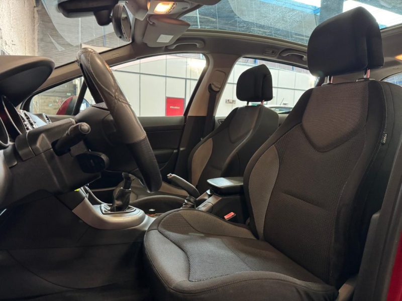 PEUGEOT 308 1.6 HDI 90 Premium 