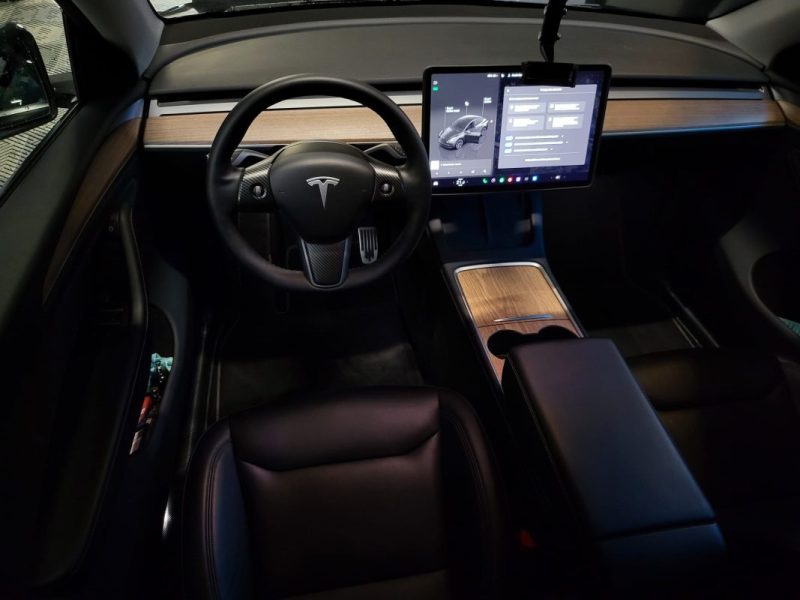TESLA MODEL Y 300cv LONG RANGE / AUTOPILOT + SIEGES ELECTRIQUE CHAUFFANTS AV/AR + CAMERA 360°