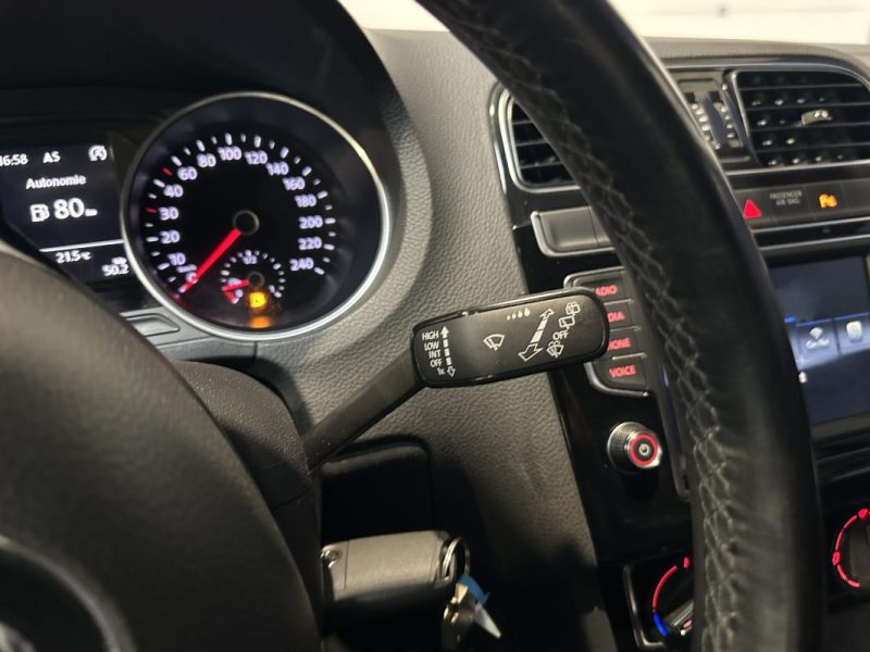 VOLKSWAGEN POLO 1.4 TDI 90ch Confortline - Carplay