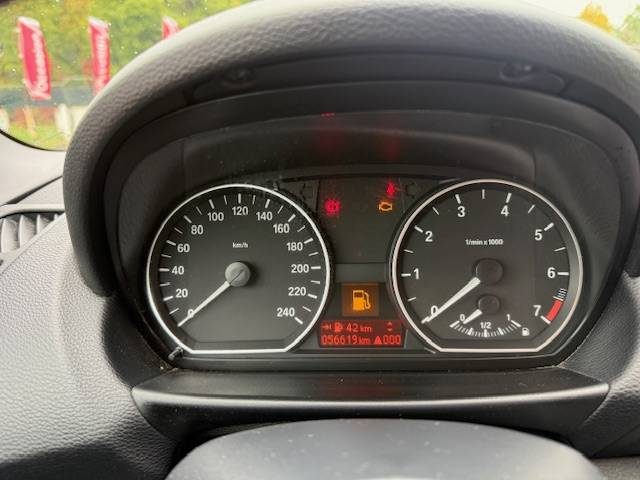 BMW  1er 118i  2008 - 56619 KM