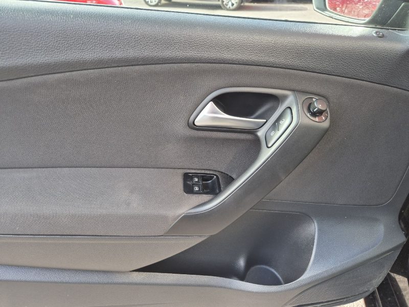 VOLKSWAGEN POLO 2013