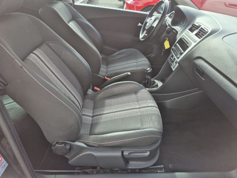 VOLKSWAGEN POLO 2013