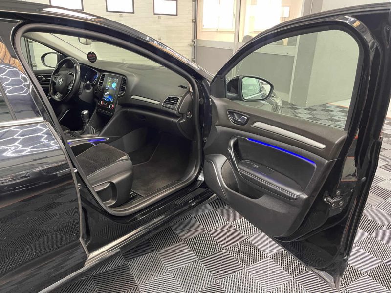 RENAULT MEGANE IV SEULEMENT 58000KMS 1.2 TCE 130ch ENERGY INTENS GARANTIE 12 MOIS HISTORIQUE COMPLET