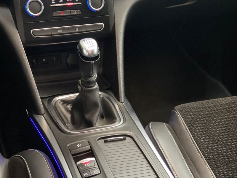 RENAULT MEGANE IV SEULEMENT 58000KMS 1.2 TCE 130ch ENERGY INTENS GARANTIE 12 MOIS HISTORIQUE COMPLET