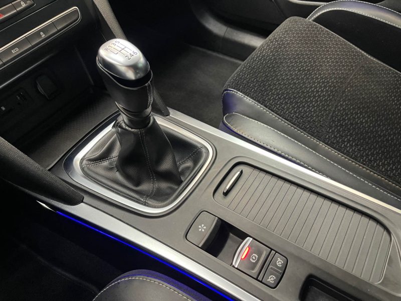 RENAULT MEGANE IV SEULEMENT 58000KMS 1.2 TCE 130ch ENERGY INTENS GARANTIE 12 MOIS HISTORIQUE COMPLET