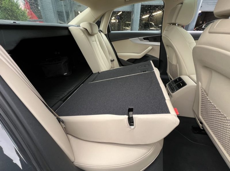 AUDI A4 LIMOUSINE V PHASE 2 AVUS 35 TFSI 2.0 HYBRID 150 Cv 1ERE MAIN 6525 Kms - GARANTIE 1