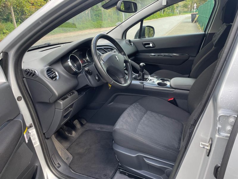 PEUGEOT 3008 1.6i 16v 120CH