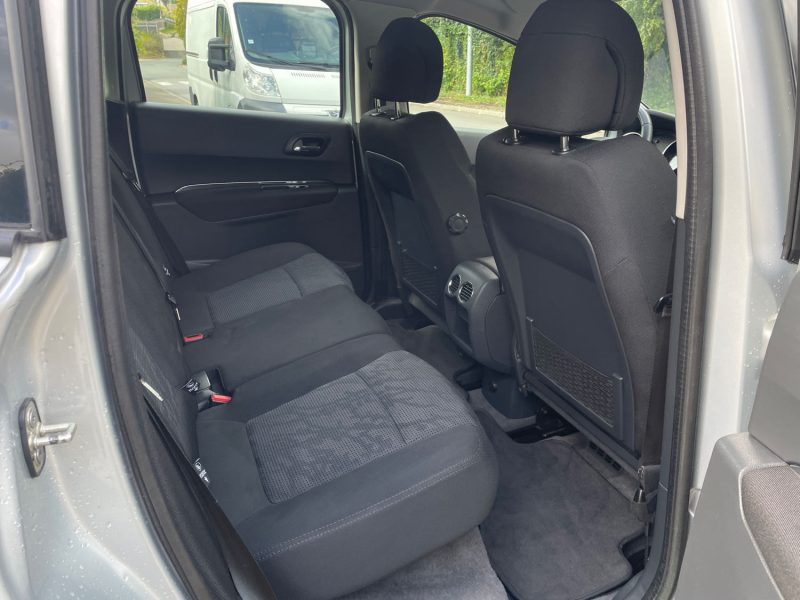 PEUGEOT 3008 1.6i 16v 120CH