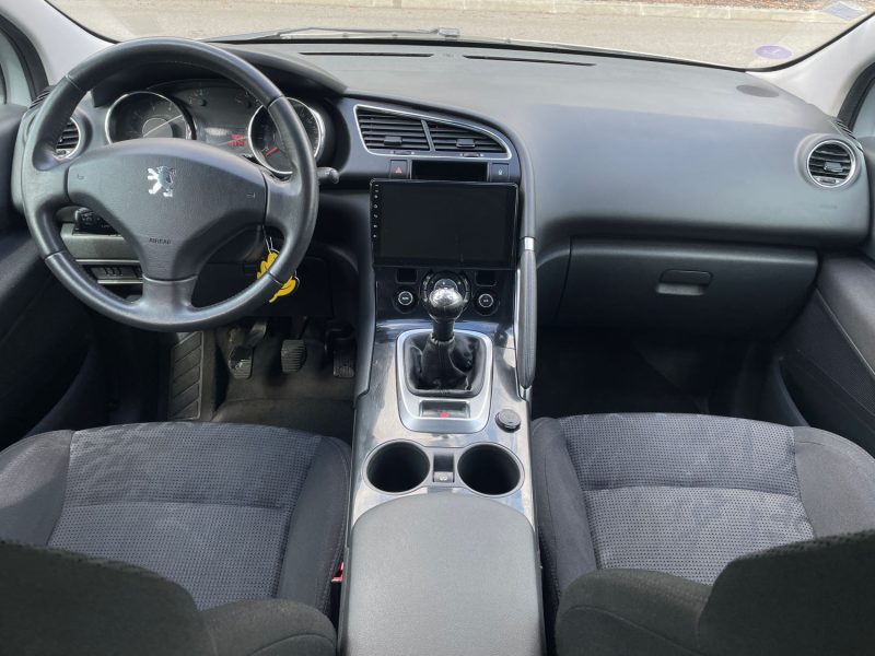 PEUGEOT 3008 1.6i 16v 120CH