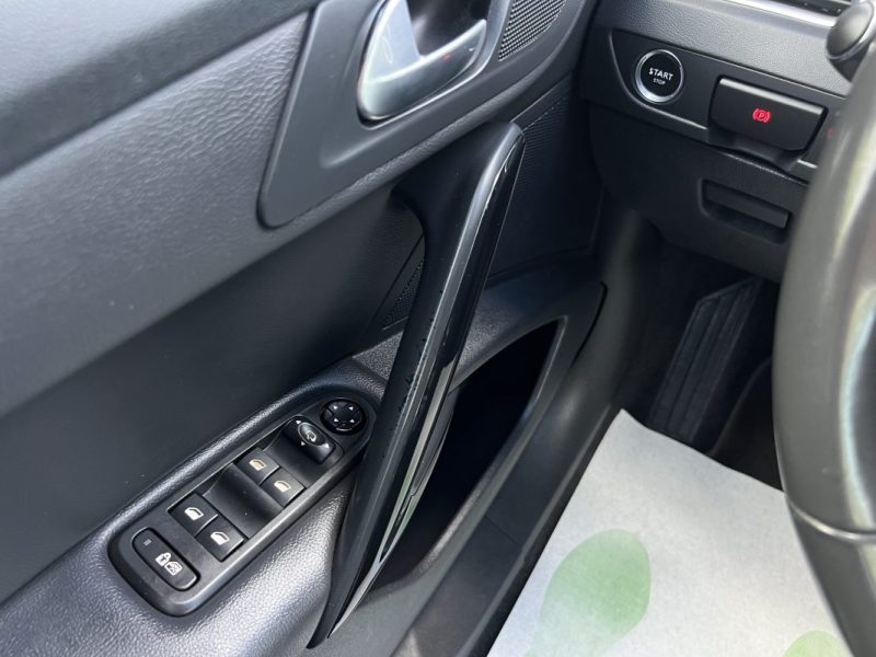 PEUGEOT 508 PEUGEOT 508 FELINE 2.0 HDI 163 / 200 Cv HYBRID 4 / 1ERE MAIN BOITE AUTO CUIR GPS - GARAN