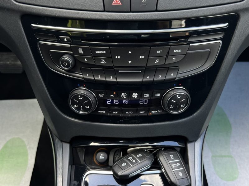 PEUGEOT 508 PEUGEOT 508 FELINE 2.0 HDI 163 / 200 Cv HYBRID 4 / 1ERE MAIN BOITE AUTO CUIR GPS - GARAN