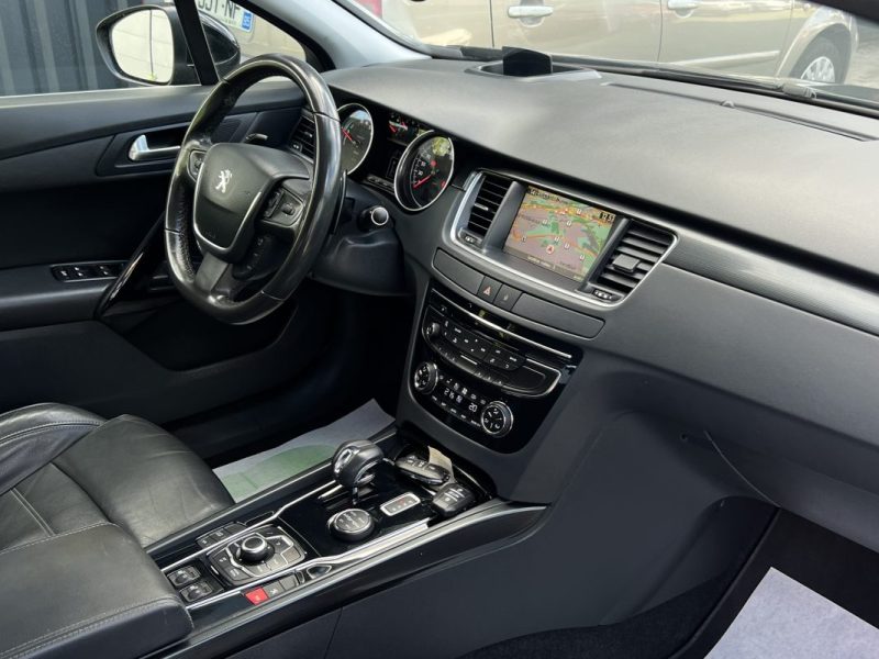 PEUGEOT 508 PEUGEOT 508 FELINE 2.0 HDI 163 / 200 Cv HYBRID 4 / 1ERE MAIN BOITE AUTO CUIR GPS - GARAN