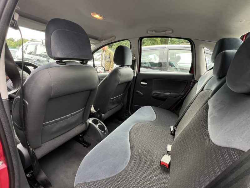 CITROEN C3 PHASE 2 1.4 i 75 Cv 5 PORTES / CLIMATISATION BLUETOOTH - GARANTIE 1 AN