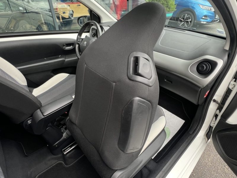 PEUGEOT 108 TOP ! CABRIOLET Pack ALLURE 1.2 82 Cv 1ERE MAIN ECRAN TACTILE CRIT AIR 1 - GARANTIE 1 AN